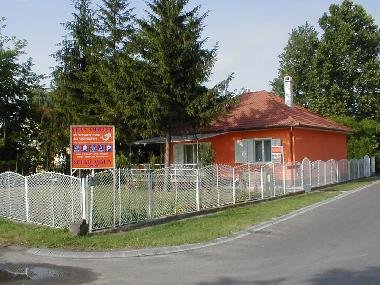 Villa Loreley-dreamhouse(8638 Balatonlelle, Napsug�r street 24.)