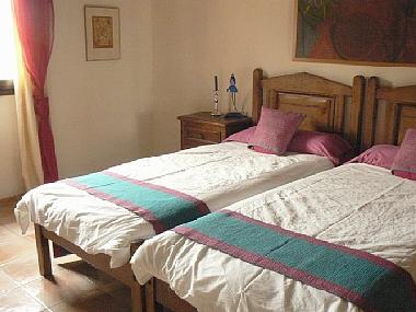 Cottage with twin beds