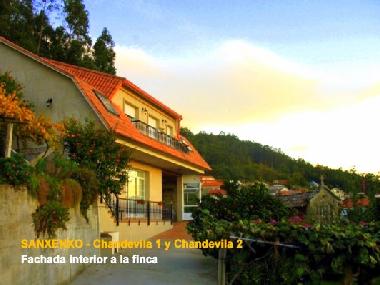 Sanxenxo - Casas de vacaciones Chandevila 1 y Chandevila 2 - Fachada interior a la finca.
