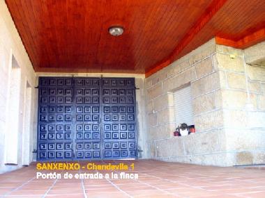 Sanxenxo - Casas de vacaciones Chandevila 1 y Chandevila 2 - Port�n de entrada a la finca.