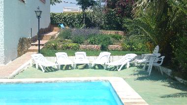 solarium junto piscina