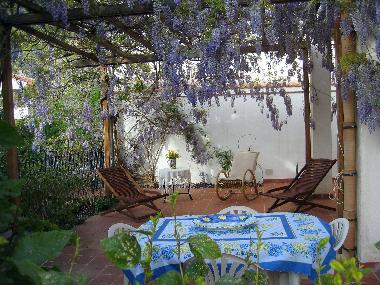 Macari Villa con jard�n