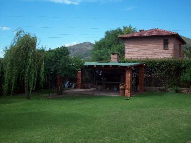 Quincho con parrillero 