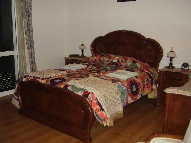 Habitaci�n con cama de matrimonio