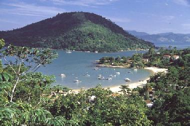 Vista de la Isla del Araujo y Playa Grande, desde la autop�sta.
