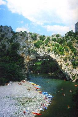 Casa de vacaciones en Labastide-de-Virac (Ard�che)Casa de vacaciones