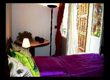 Otro dormitorio, tambin con cama gigante y la visin agradable