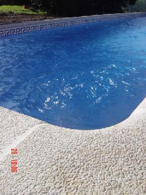 Piscina con sal, naturistas bienvenidos