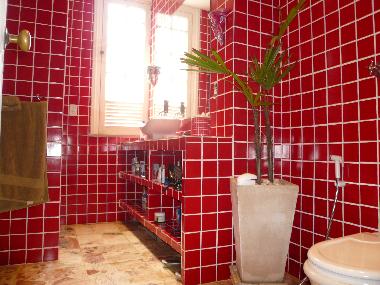 Bano Rojo