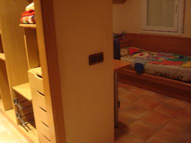 habitaciones simples con vestuario y ba�o compartido