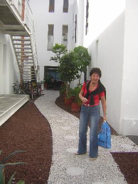 Seguridad 24h - el acceso al edificio est� vigilado