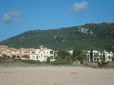 Buena vista del playa a la urbanisation