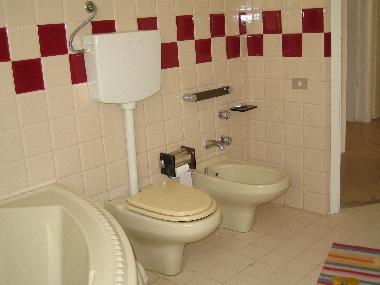 un altra vista del bagno