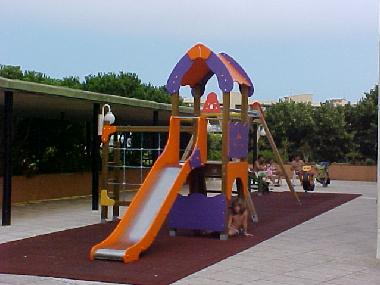 PARQUE INFANTIL ZONA COMUNITARIA