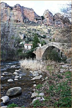Puente medieval a 200 m de nuestra casa