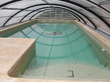 piscina (cubierta en invierno)