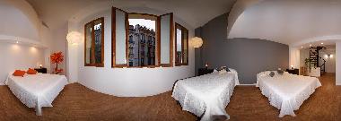 Spacious room with 2 queen beds and 2 single beds