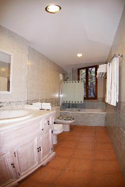 3� floor bathroom