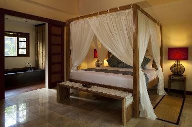 dormitorio con cama de 2 x 2 metros