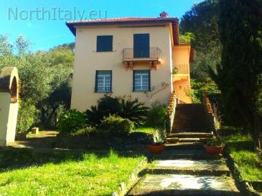 Villa con piscina en Levanto, Liguria Italia