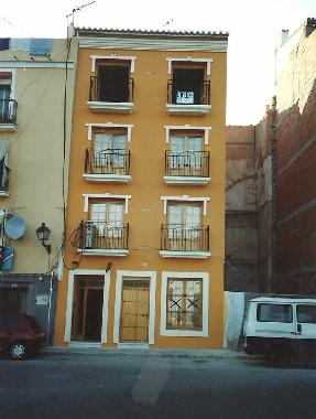 Fachada delantera edificio