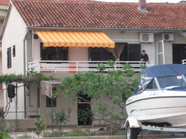 Apartamento de vacaciones en aborić (Sibensko-Kninska)Casa de vacaciones