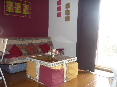 SOFA CAMA EN EL COMEDOR