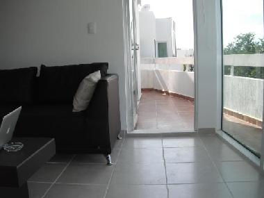 Terraza con acceso desde la sala y ambas recamaras.