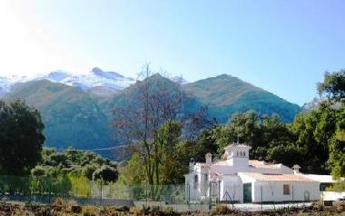 casa Carmen en el pie del parque natural de la Sierra Tejeda