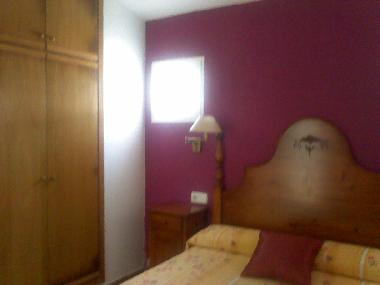 DORMITORIO PRINCIPAL, CON CAJA FUERTE Y LUCES GRADUABLES.