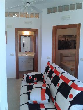 Salon-Comedor-Cocina con sofa cama de 1,30mts