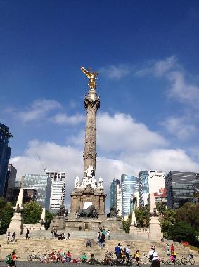 The Independence Angel  3.5 Kms from Apartment