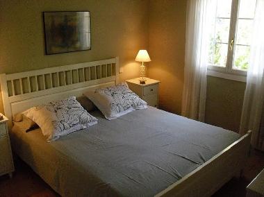 bedroom. Bed king size. Bathroom in suite