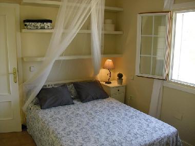 Main bedroom. king size. up staris