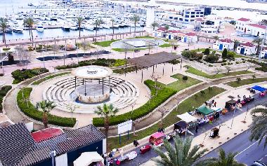 Espectaculares vistas zona ocio Puerto Azahar y club Nautico