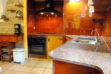 cocina completamente equipada