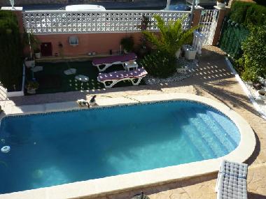 PISCINA , ZONA DE HAMACAS 