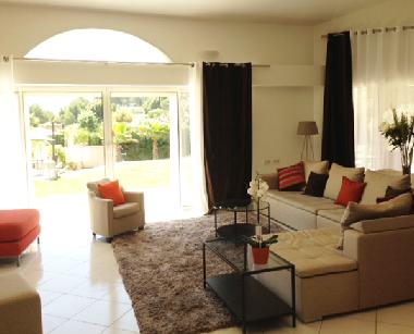 Villa en Roquefort les Pins (Alpes-Maritimes)Casa de vacaciones