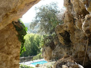Cueva junto a la casa