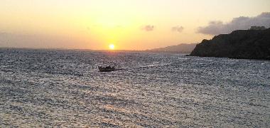 Atardecer en Playa Valdez a 1 km.