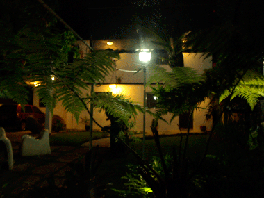 UNA IMAGEN DEL HOSTAL EN LAS NOCHES DE LA HABANA