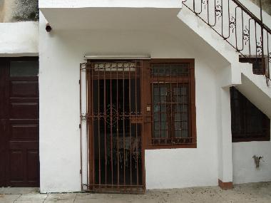 Entrada desde el patio