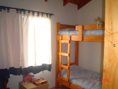 Dormitorio dos cuchetas altas (adultos)