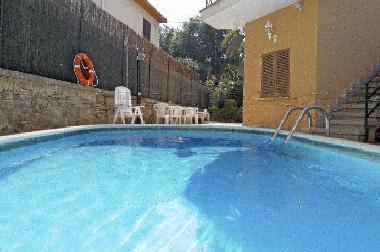 La piscina privada hermosa.