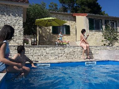 Villa en Kastel Sucurac (Splitsko-Dalmatinska)Casa de vacaciones