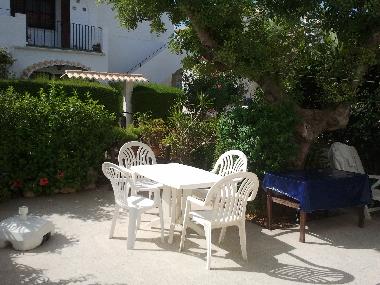 Segunda terraza exterior por detras de la casa