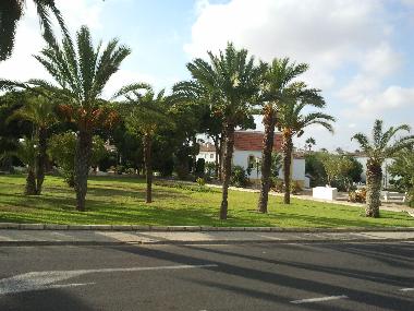 Parque al frente de la casa