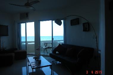SOFA CAMA Y BALCON VISTA AL MAR