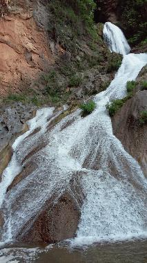 Cascadas ,lagunas ,senderos,naturaleza increible a solo 12 km