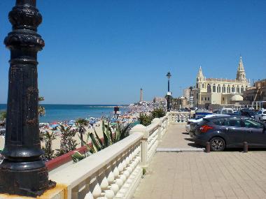 Playa de Regla, a solo 5 minutos andando de la casa.